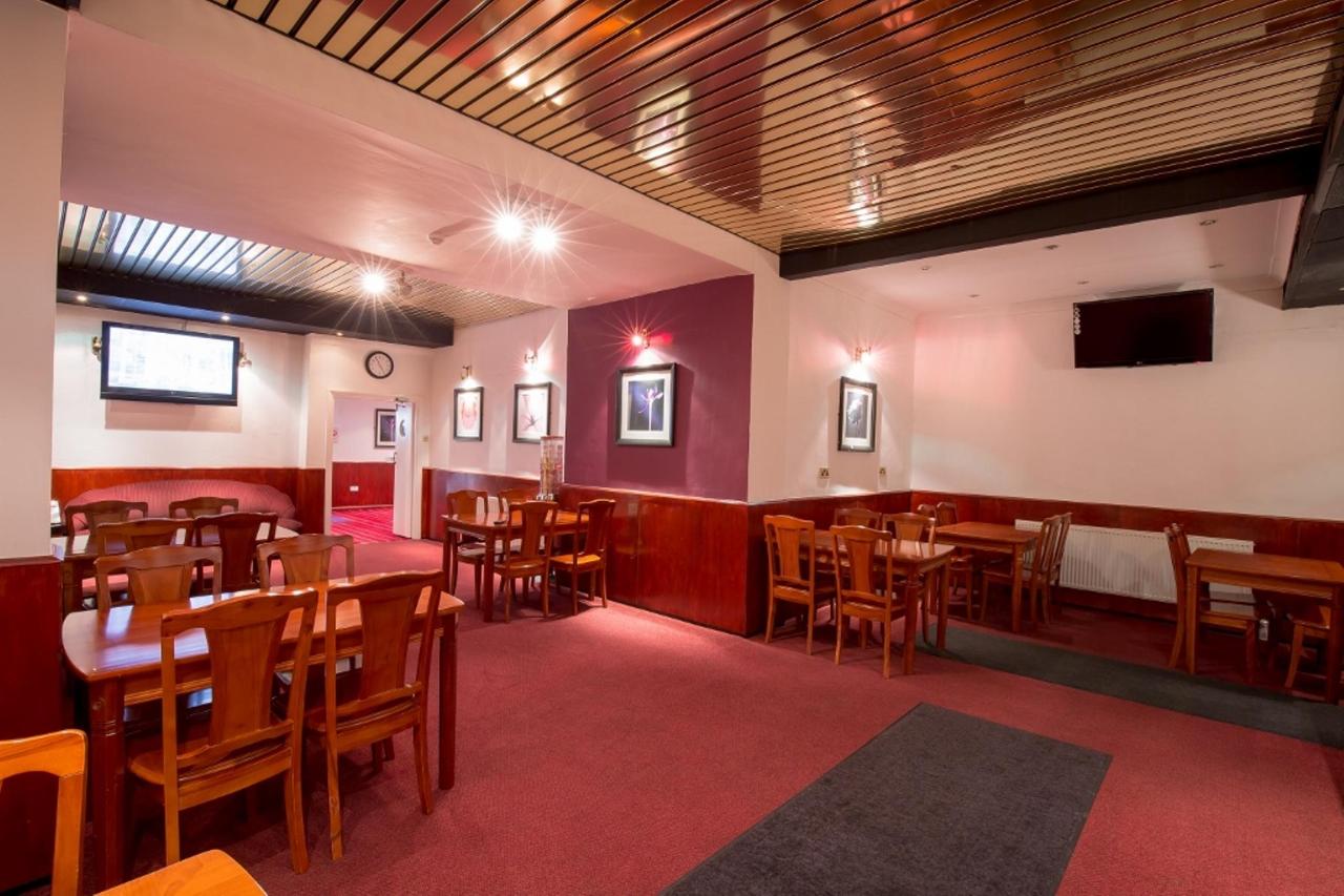 London Cranford-Hotel facility