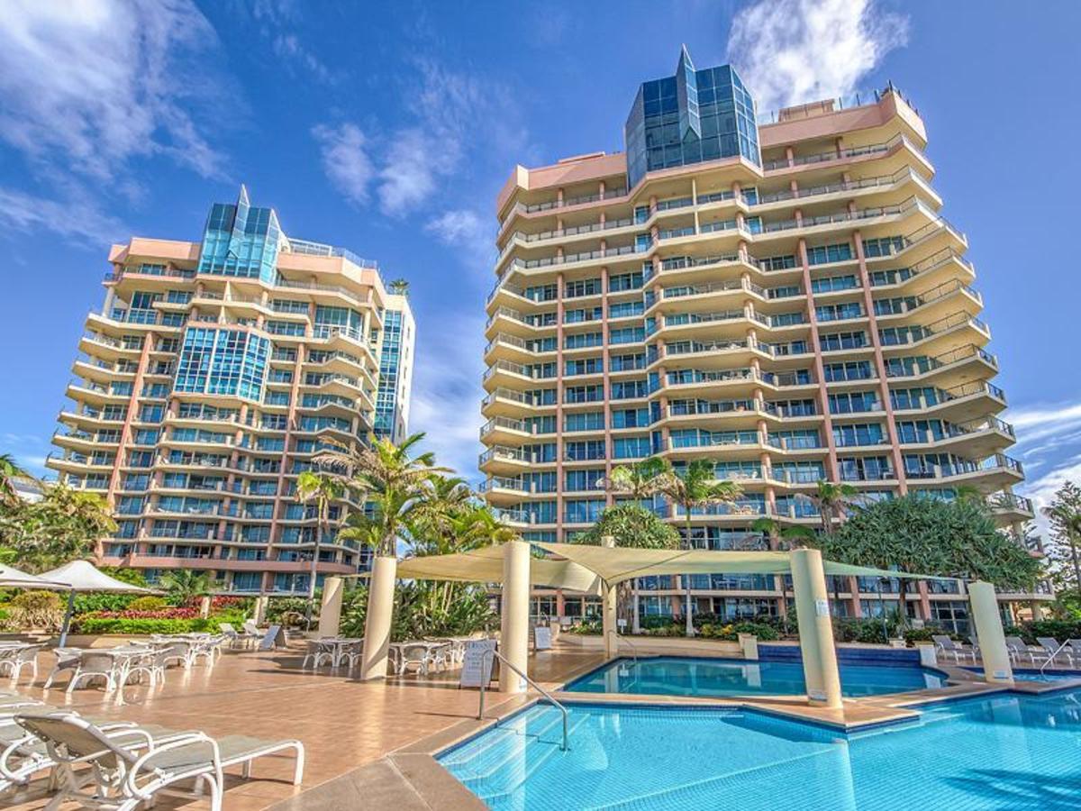 Gold-Coast Oceana-on-Broadbeach exterior