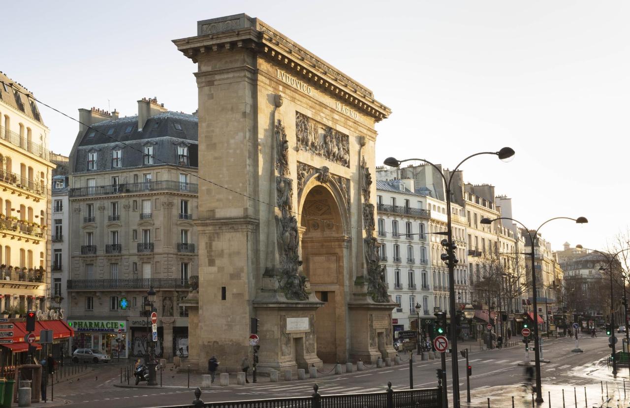 Paris Hotel-Les-Theatres exterior