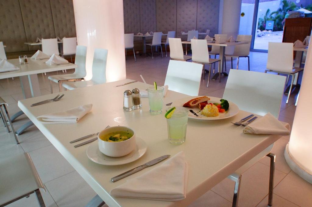 Cancun Adhara-Express facility