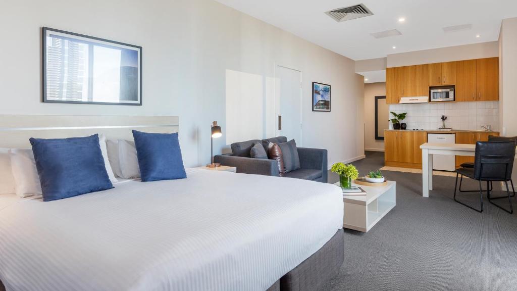 Melbourne Oaks-Melbourne-on-Market-Hotel interior