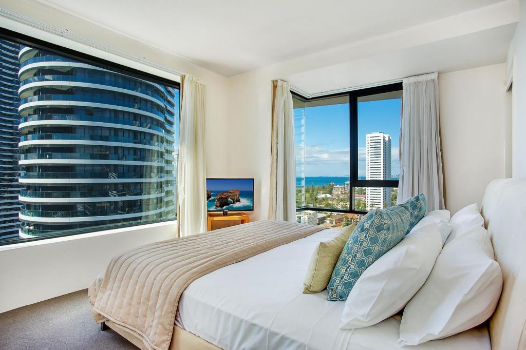 Gold-Coast Mantra-Broadbeach-on-the-Park interior