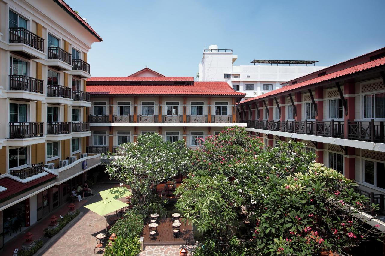 Bangkok Rambuttri-Village-Hotel exterior