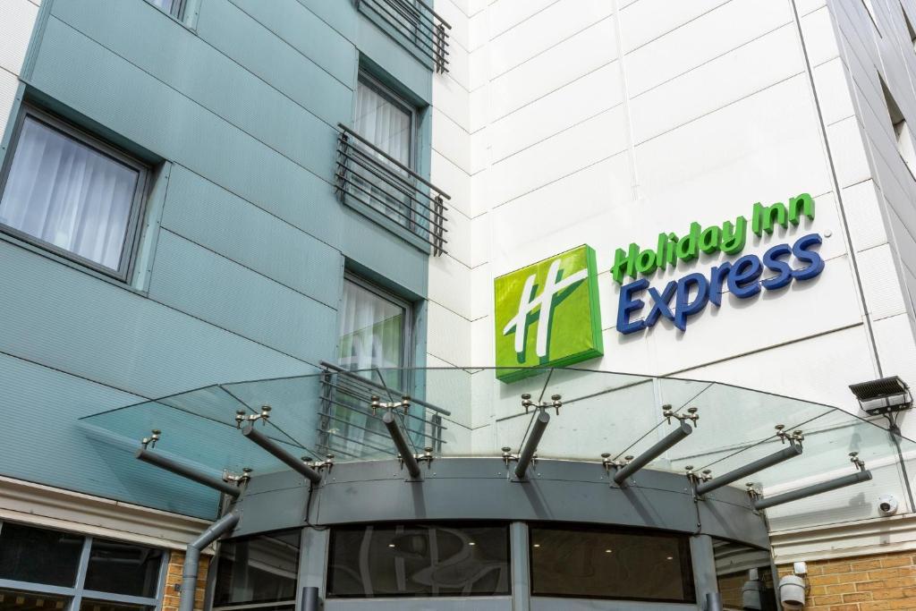 London Holiday-Inn-Express-London-Croydon exterior