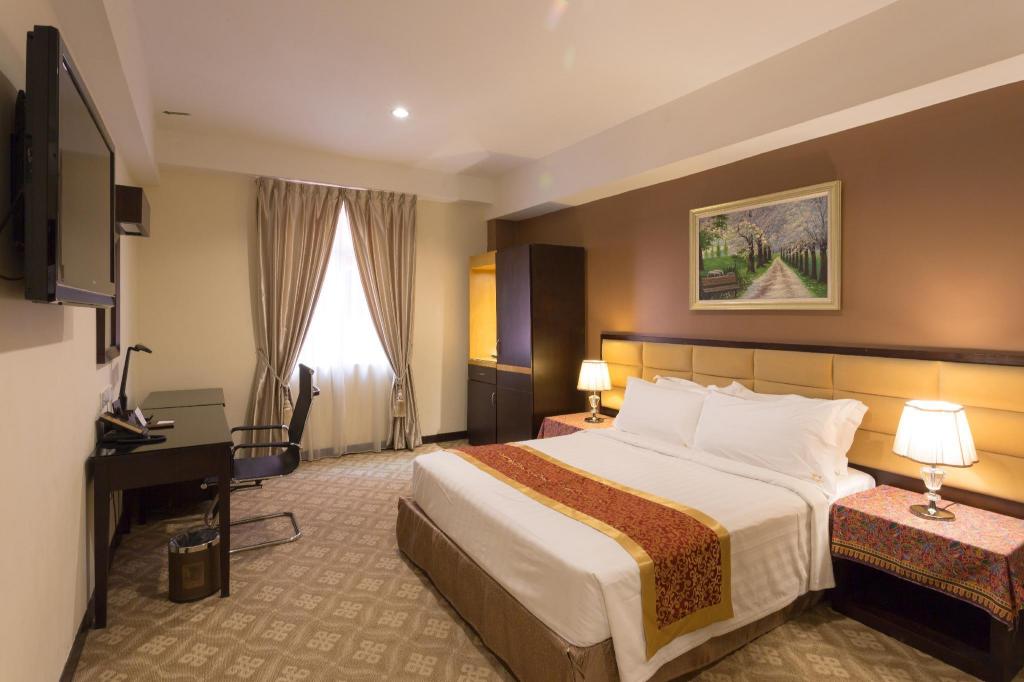 Malacca Hallmark-Crown-Hotel interior