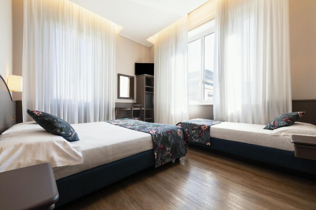 Milan Mokinba-Hotels-Montebianco interior