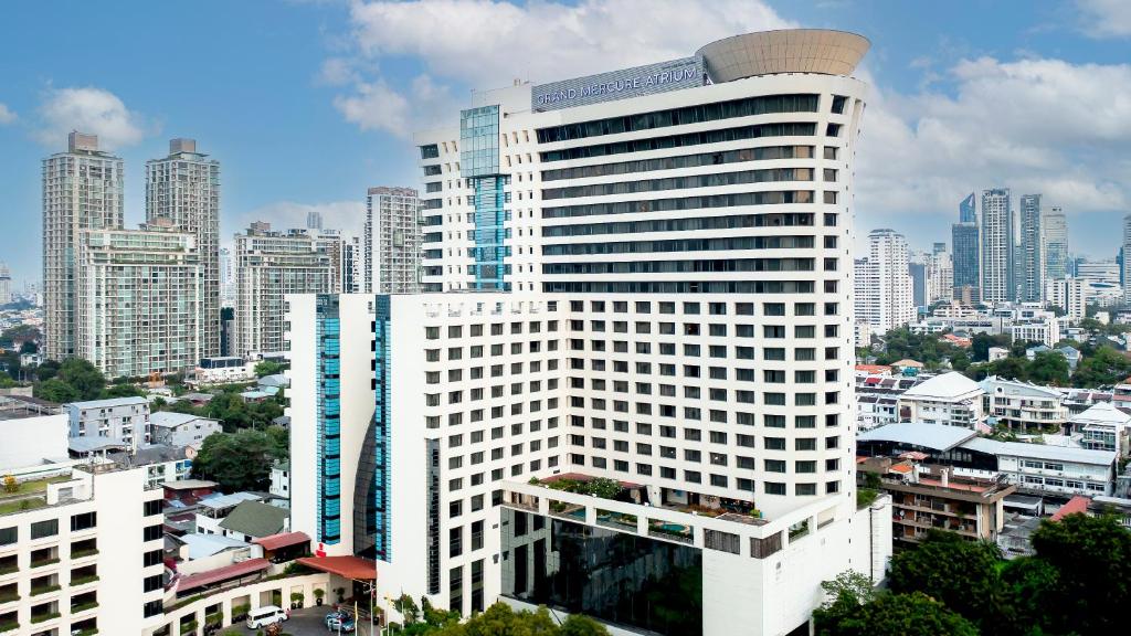 Bangkok Grand-Mercure-Bangkok-Atrium exterior