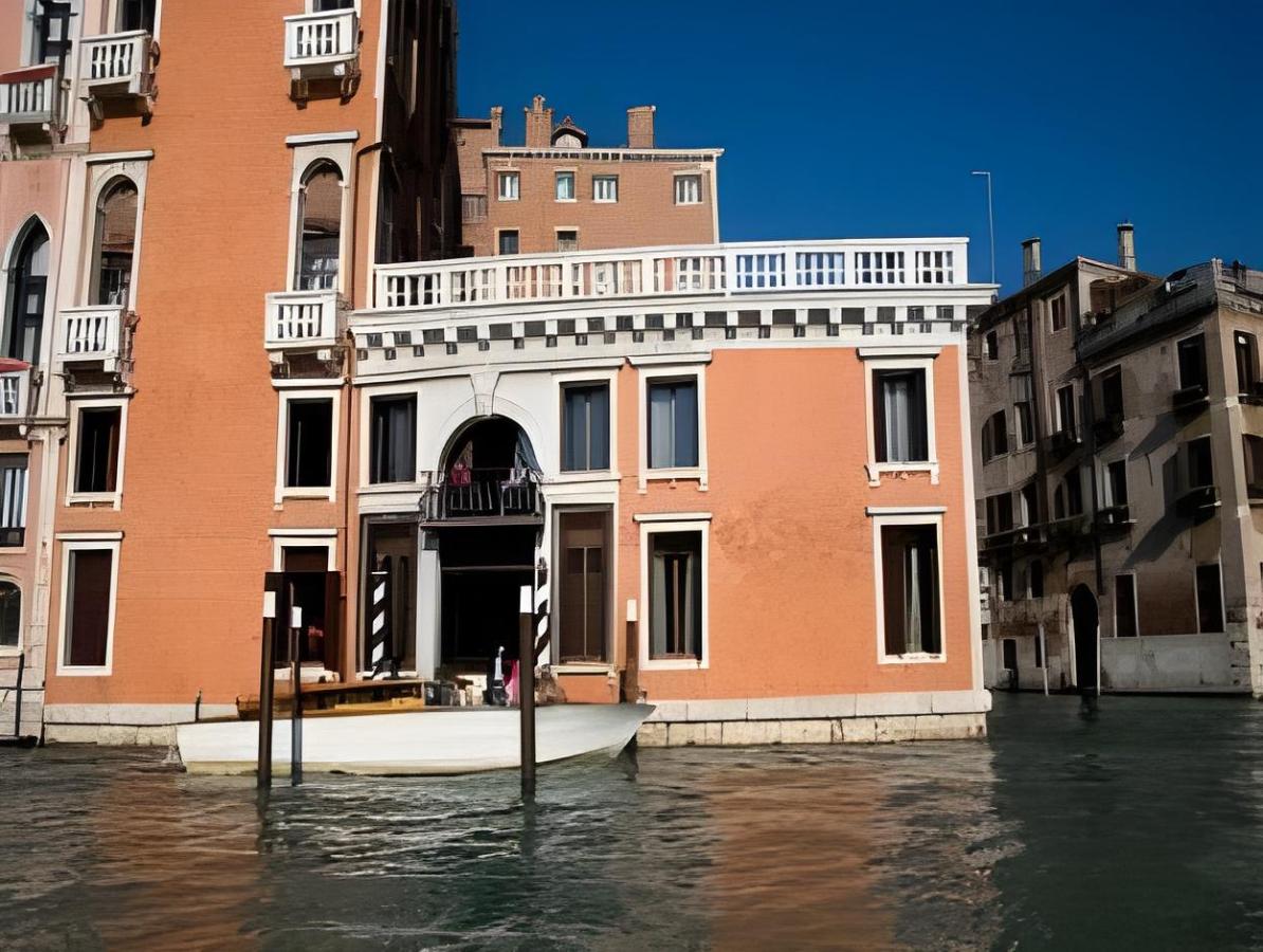 Venice Hotel-Palazzo-Barbarigo-Sul-Canal-Grande exterior