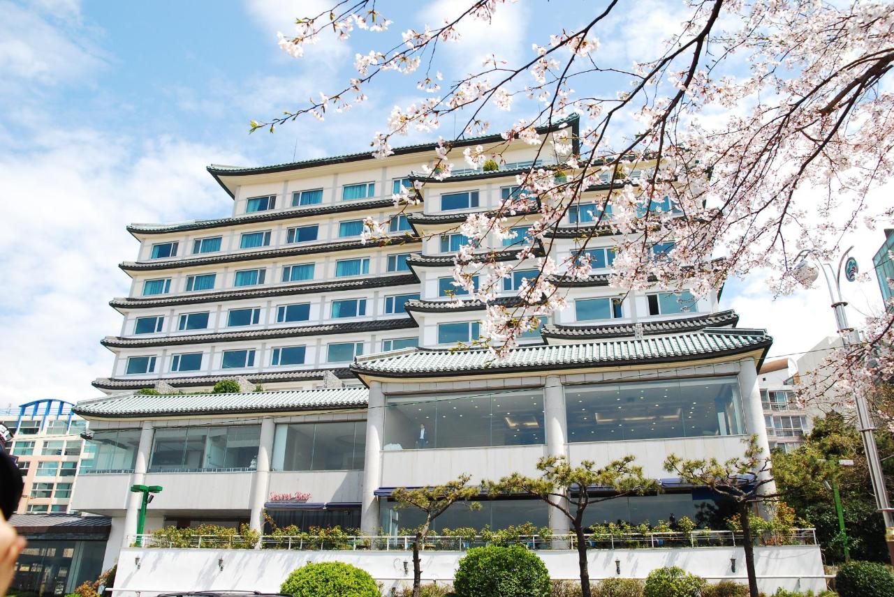 Busan Hotel-Illua exterior