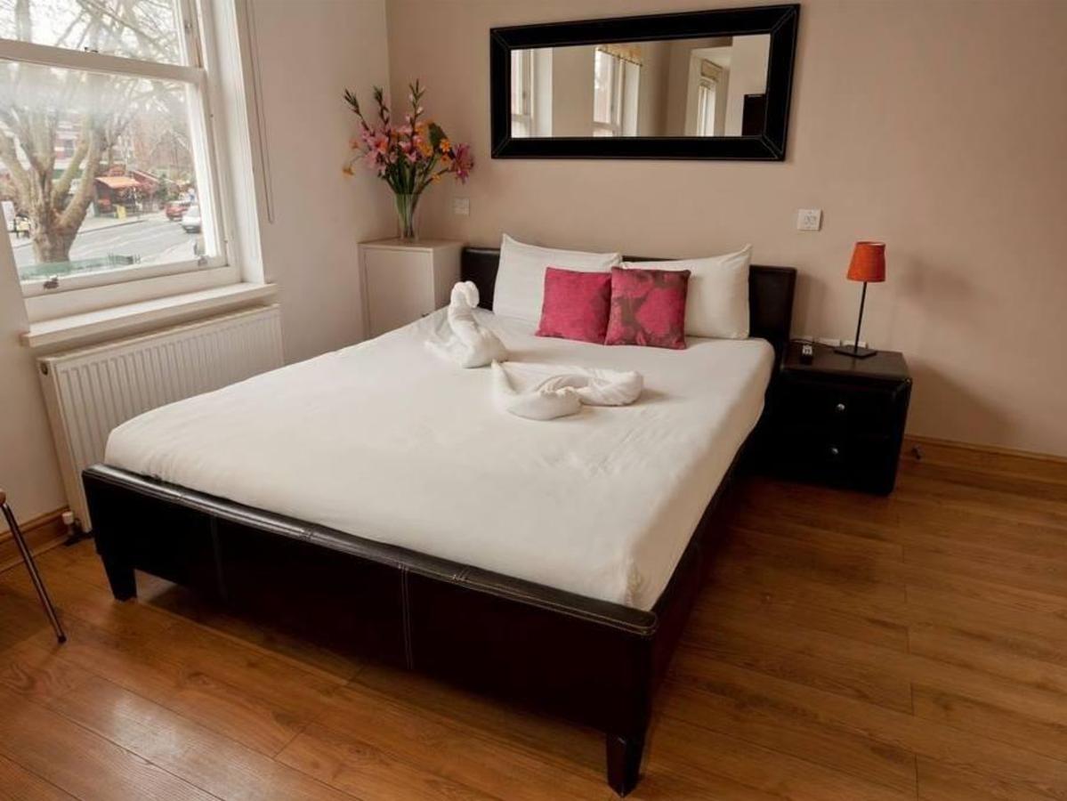 London 274-Suites interior