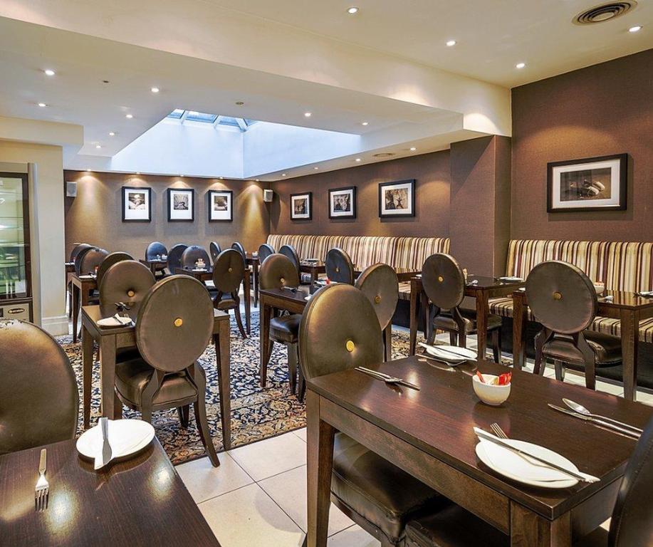 London The-Tophams-Victoria-Hotel facility