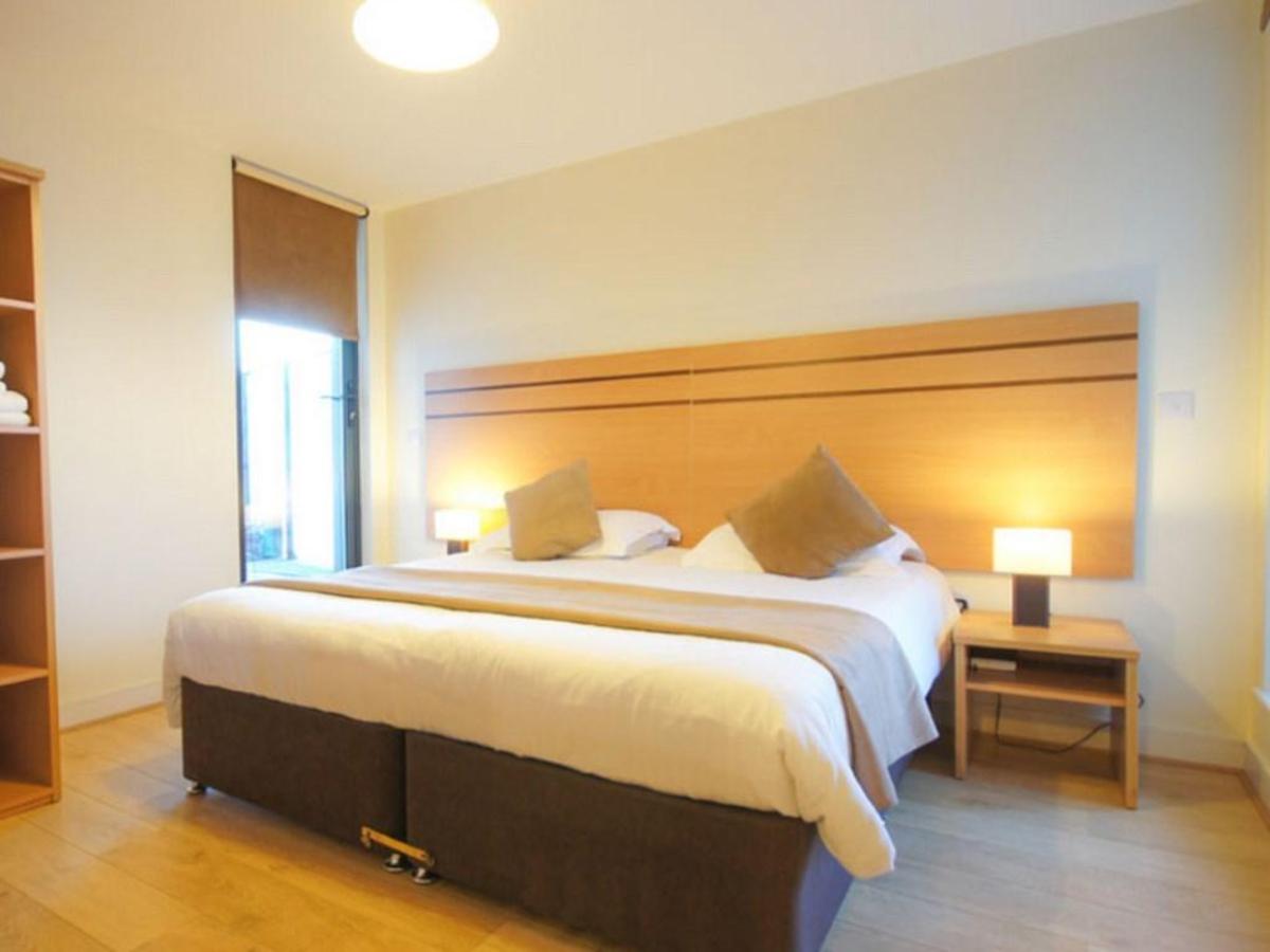 London Crompton-Court-Apartments interior