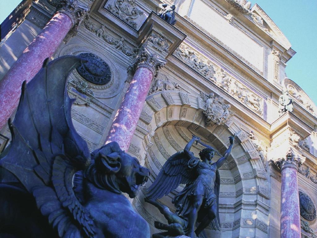 Paris Hotel-Royal-Saint-Michel exterior