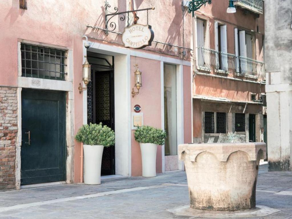 Venice Hotel-Campiello exterior