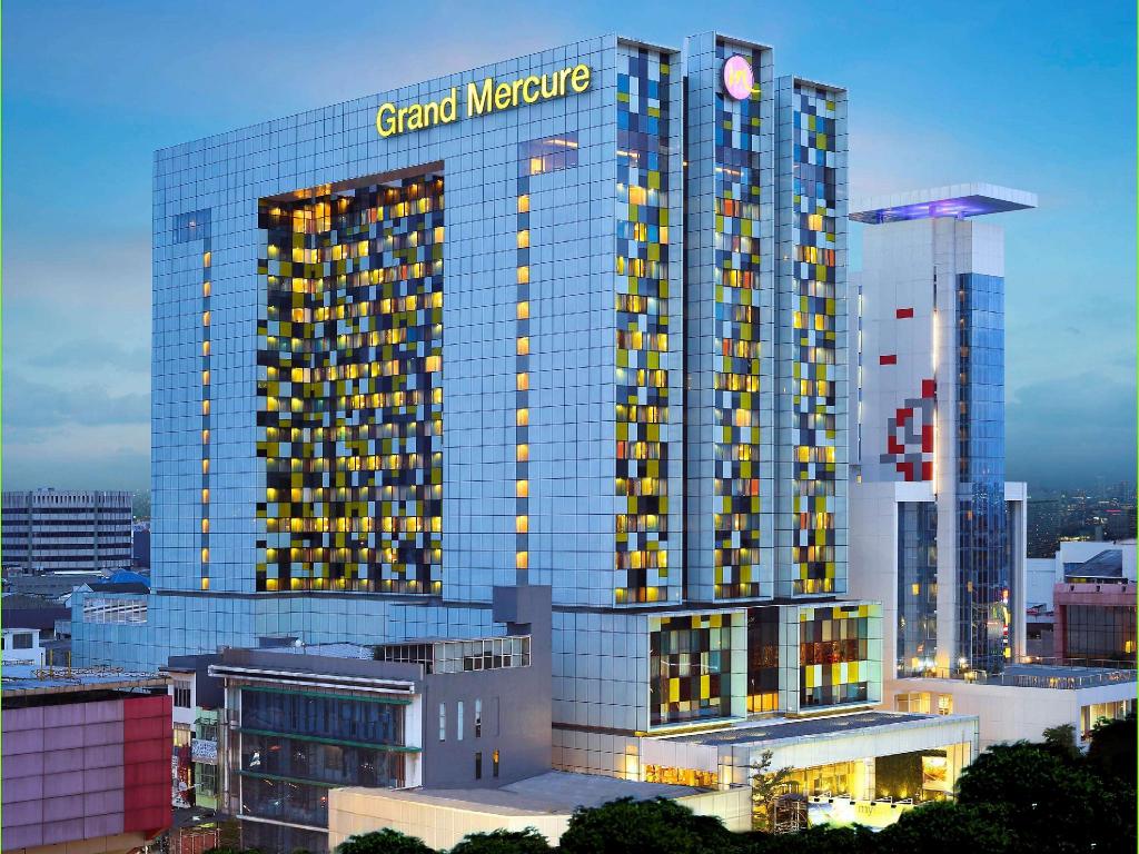 Jakarta Grand-Mercure-Jakarta-Harmoni-Hotel exterior