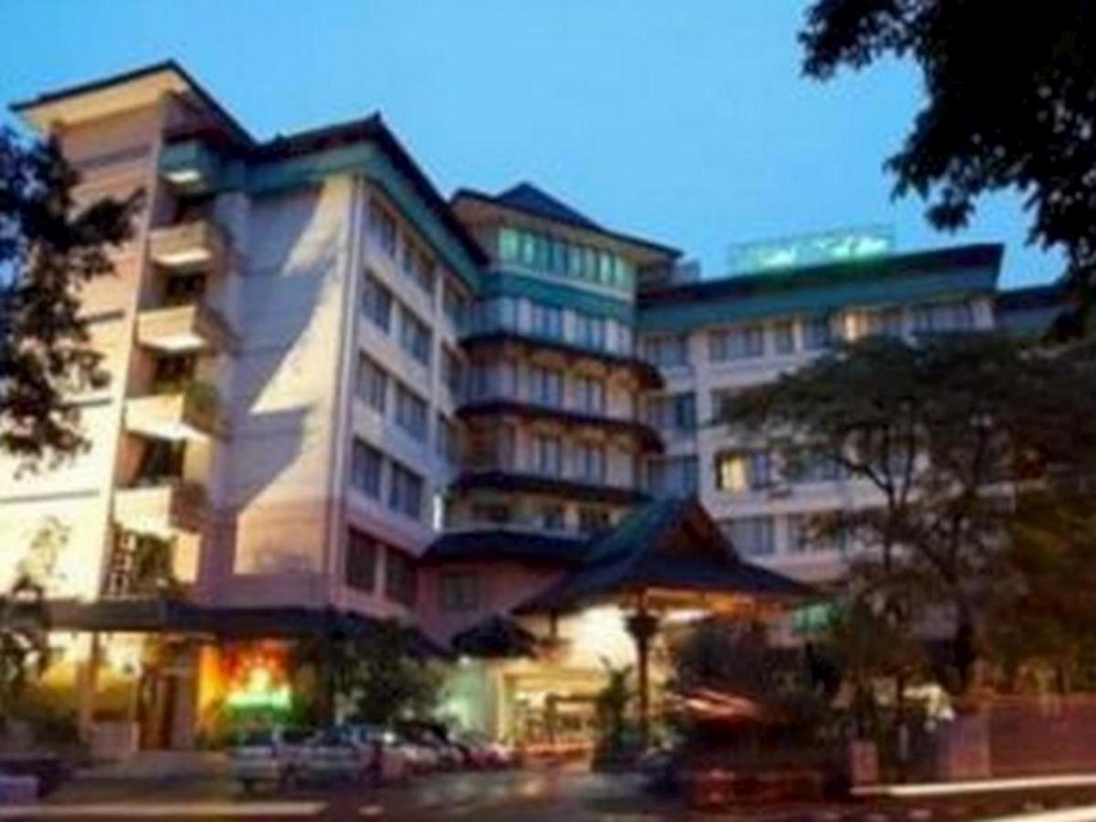 Bandung Kedaton-Hotel exterior