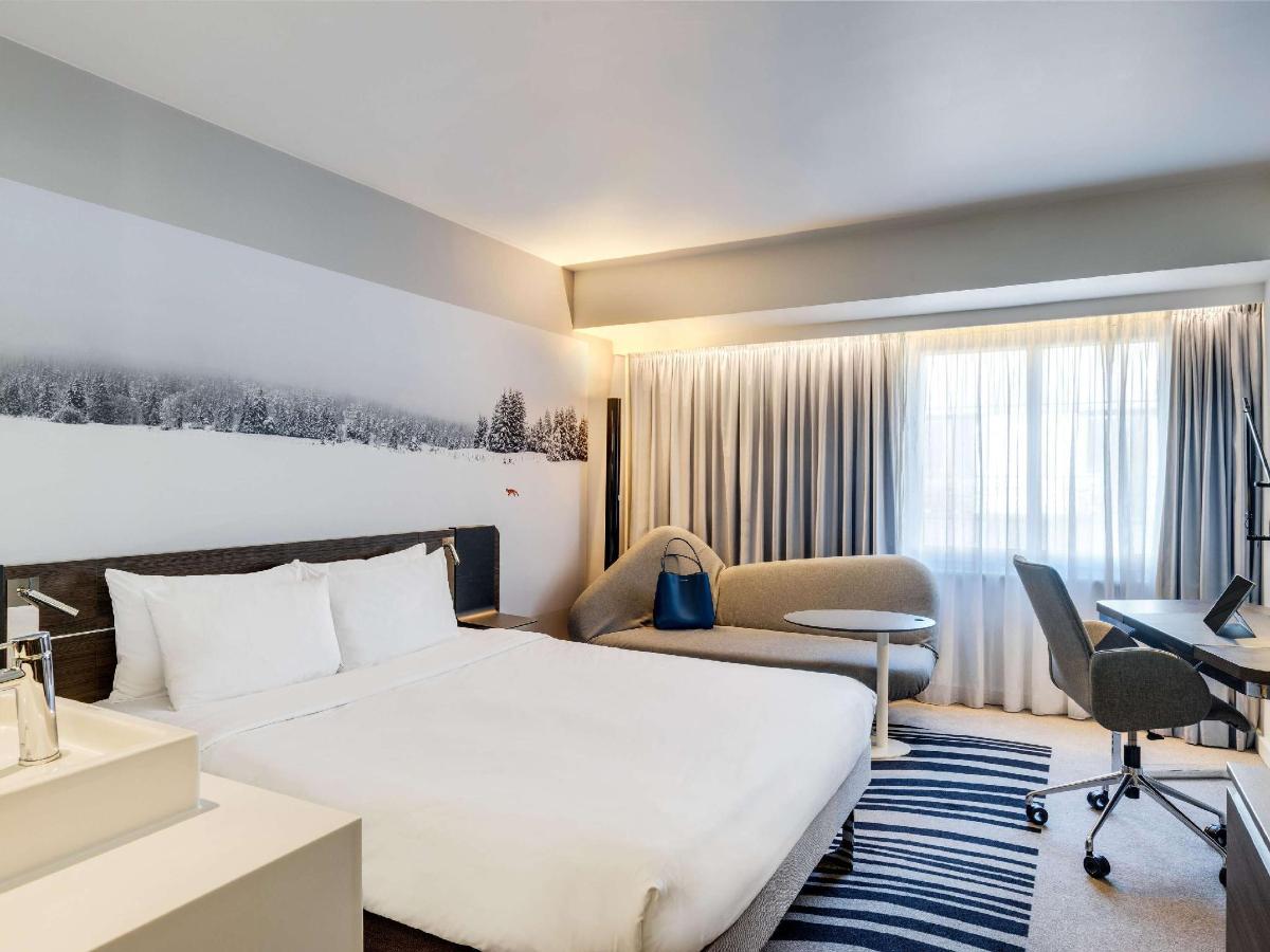 London Novotel-London-Tower-Bridge interior