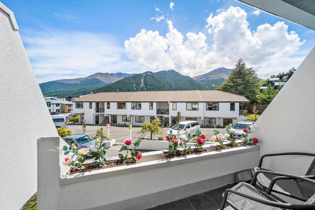 Queenstown Amity-Serviced-Apartments exterior