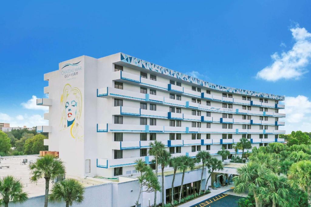 Fort-Lauderdale Chateau-Mar-Golf-Resort-Trademark-Collection-by-Wyndham exterior