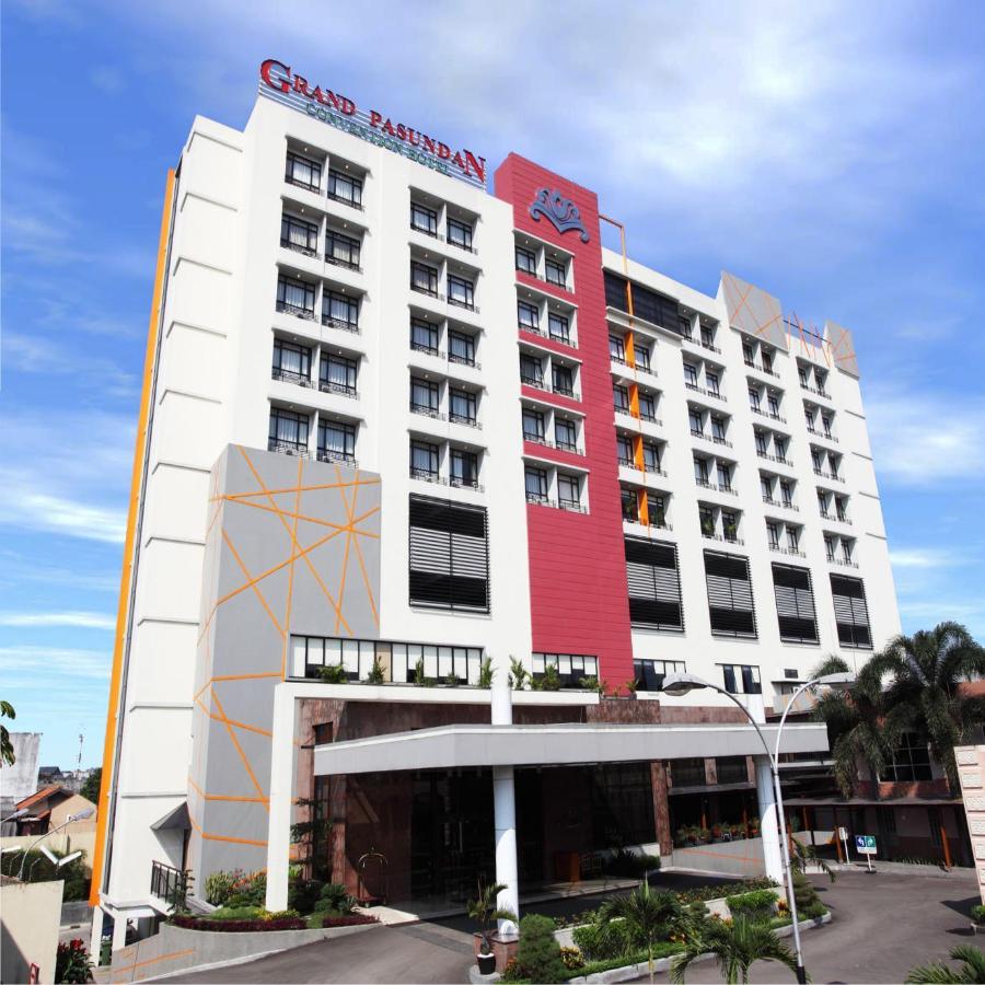 Bandung Grand-Pasundan-Convention-Hotel exterior