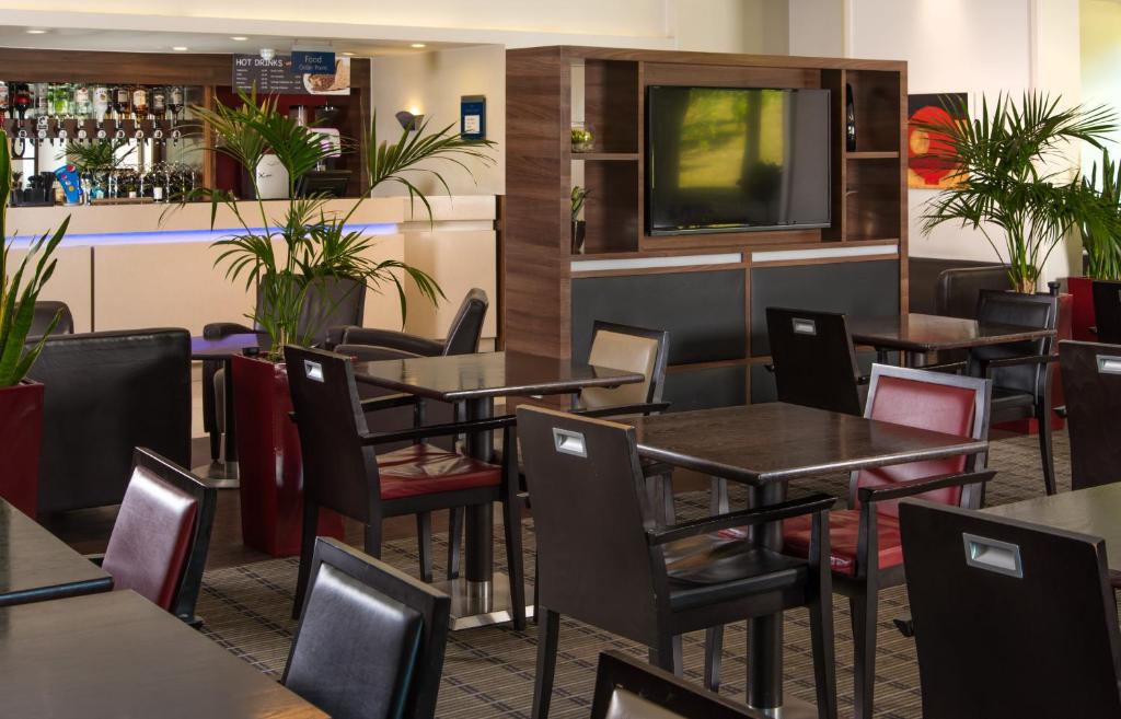 London Holiday-Inn-Express-London---Dartford facility