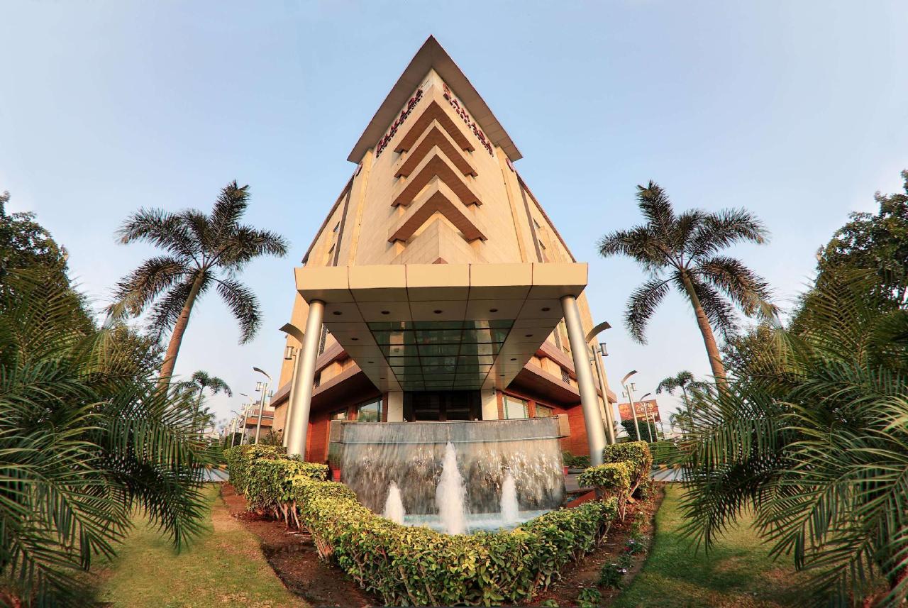 New-Delhi-and-NCR Ramada-by-Wyndham-Gurgaon-Central exterior