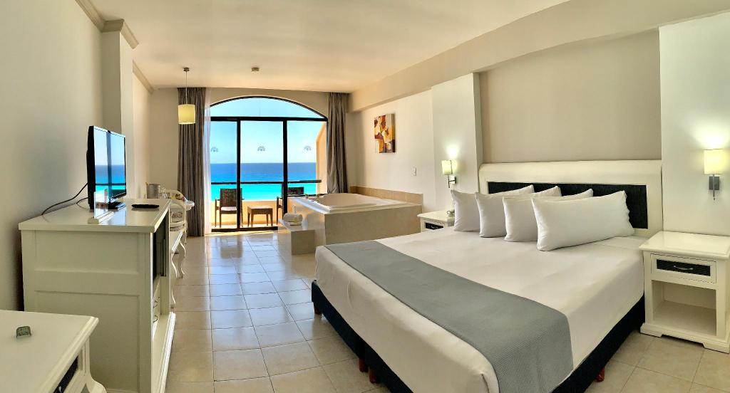 Cancun Golden-Parnassus-Resort--Spa---All-Inclusive-Adults-Only interior