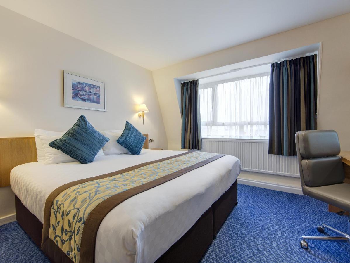 London Thistle-Barbican-Shoreditch-Hotel interior