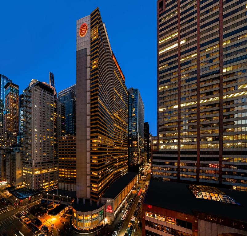 New-York Sheraton-New-York-Times-Square-Hotel exterior