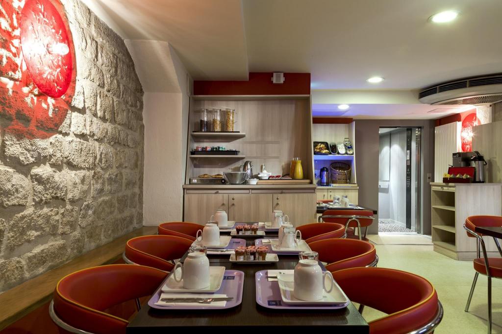 Paris Timhotel-Odessa-Montparnasse facility