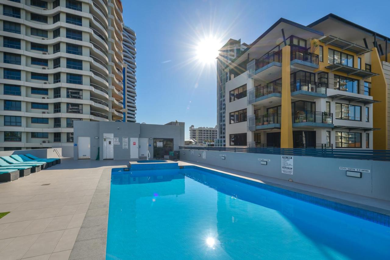 Gold-Coast Victoria-Square-Apartments facility