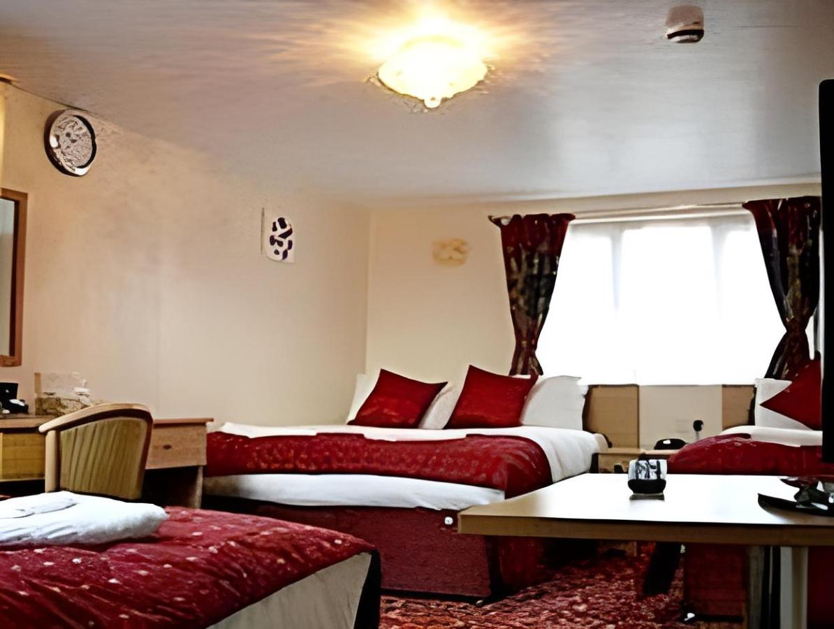 London Britannia-Inn interior