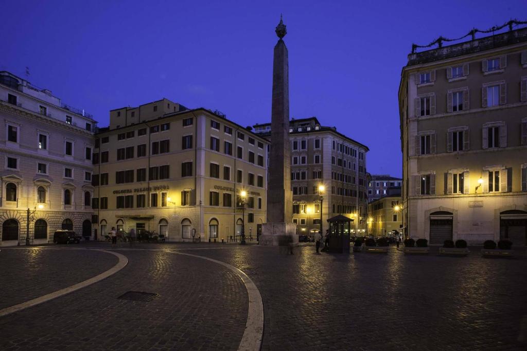 Rome Colonna-Palace-Hotel exterior