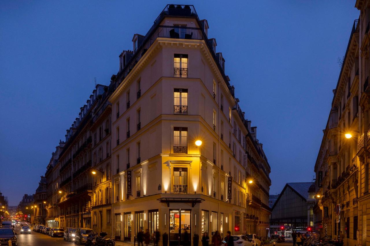Paris Hotel-Le-12 exterior
