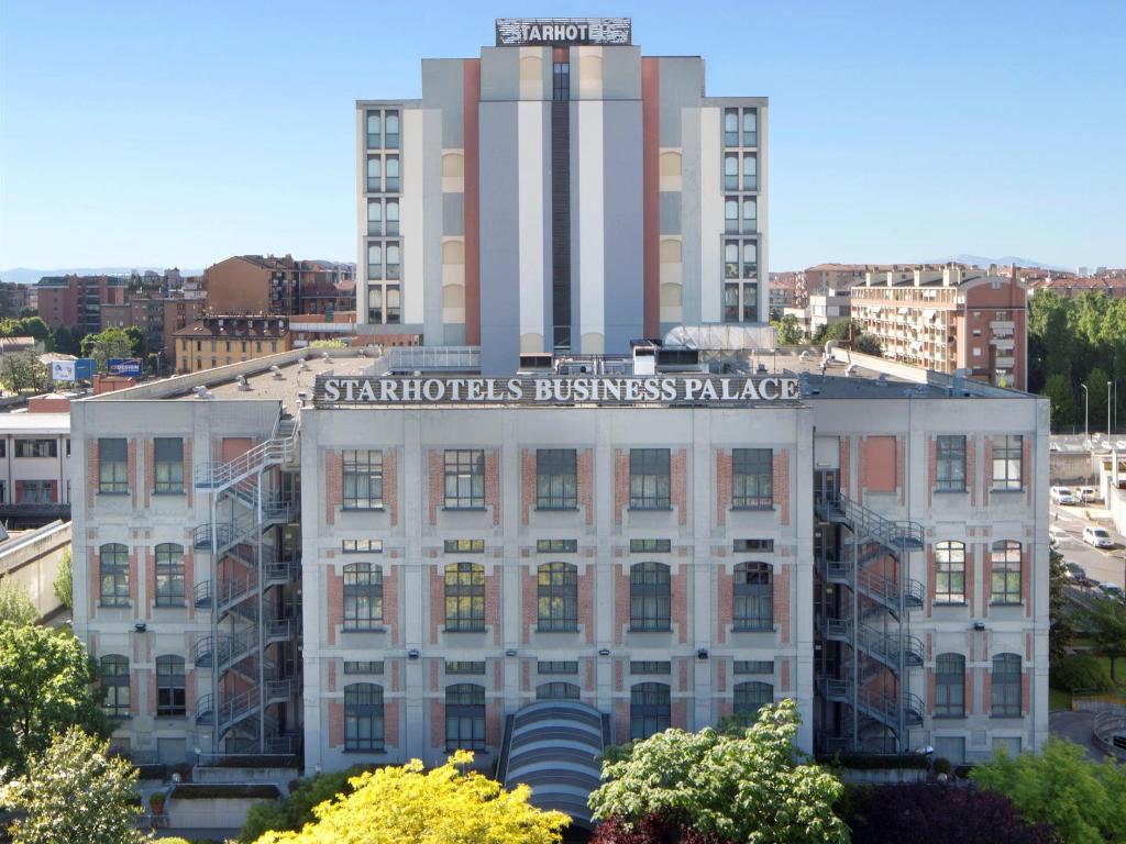 Milan Starhotels-Business-Palace exterior