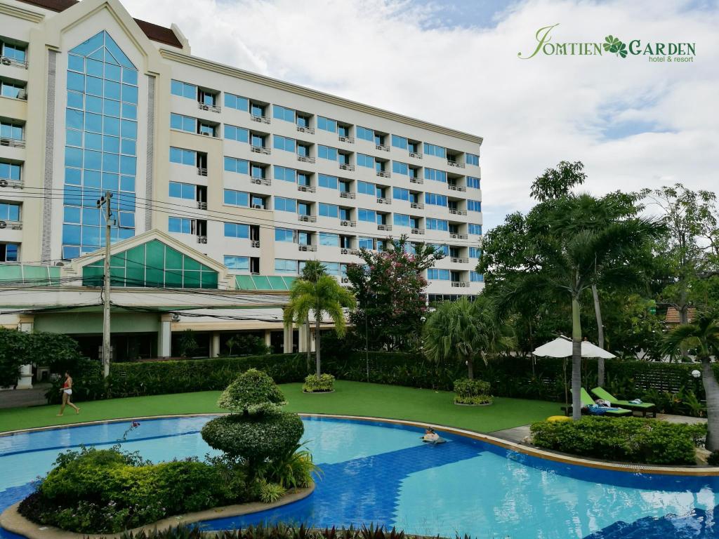 Pattaya Jomtien-Garden-Hotel--Resort exterior