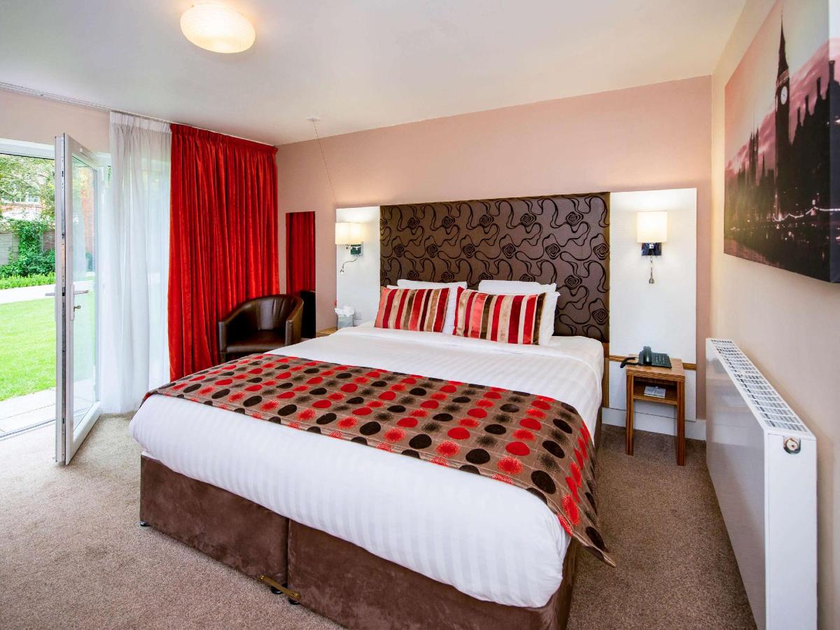 London Stanwell-Hotel-By-Mercure interior