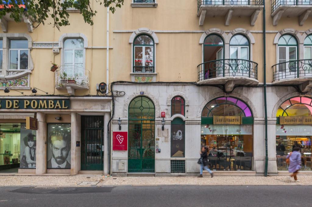 Lisbon Vila-Nova-Guesthouse exterior