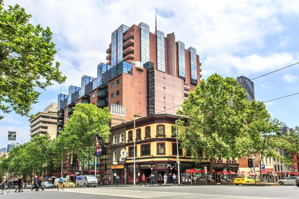 Melbourne Paramount-Serviced-Apartments exterior