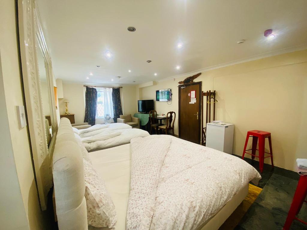 London Aron-Guest-House interior