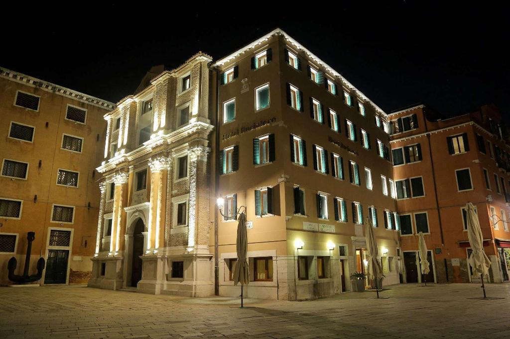 Venice Hotel-Bucintoro exterior