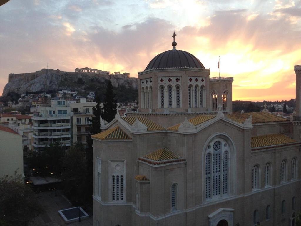 Athens Metropolis-Hotel exterior