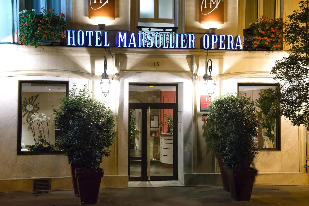 Paris Louvre-Marsollier-Opera exterior