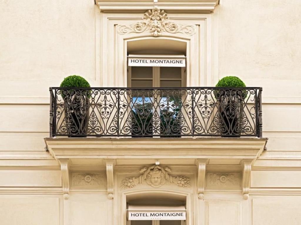 Paris Hotel-Montaigne exterior