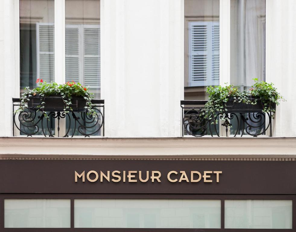 Paris Monsieur-Cadet-Hotel--Spa exterior