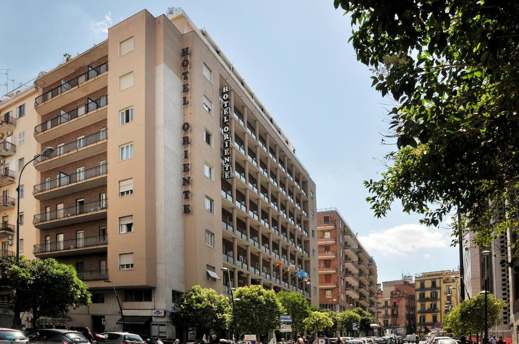 Naples Grand-Hotel-Oriente exterior