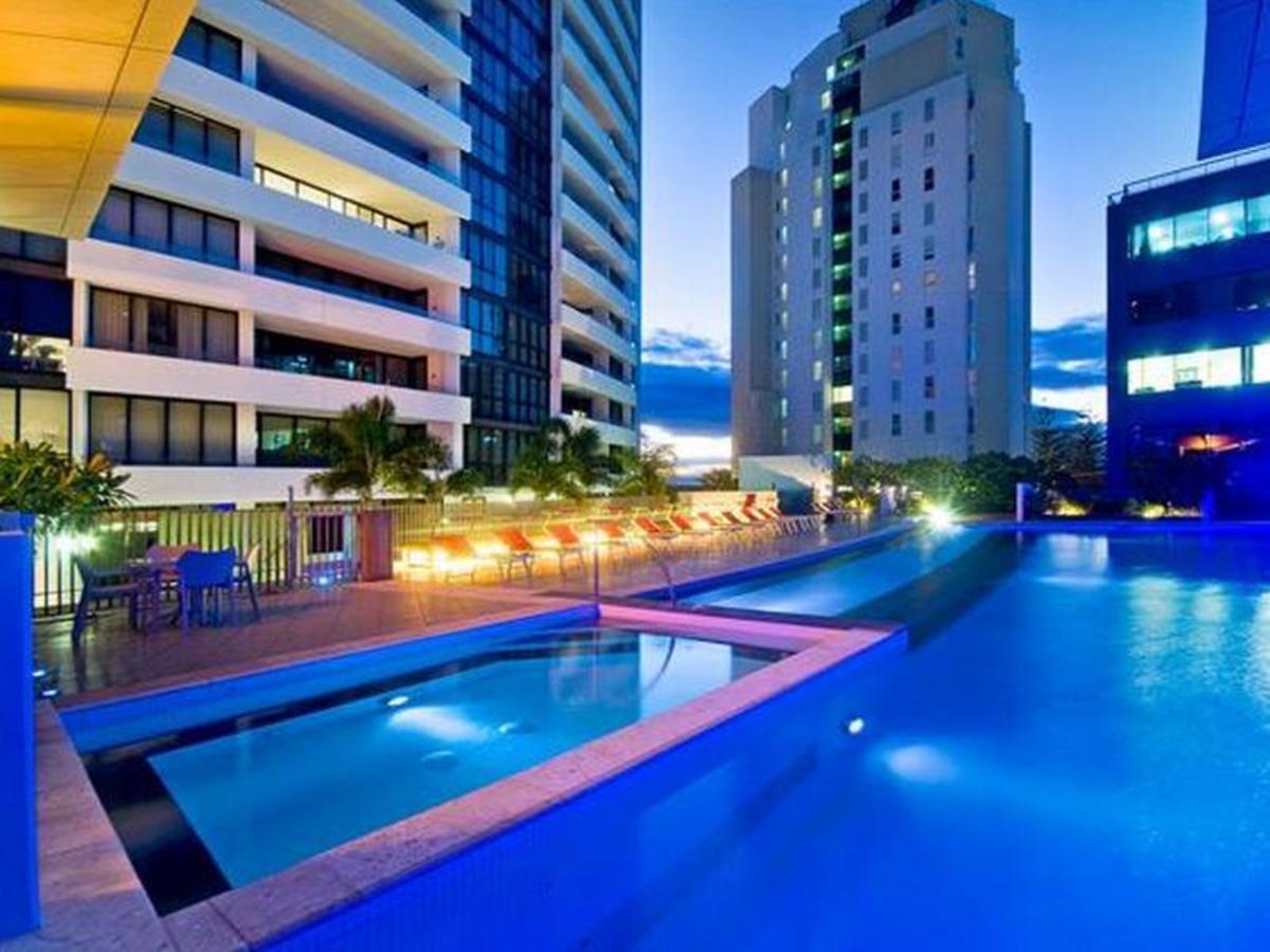 Gold-Coast Aria-Apartments exterior