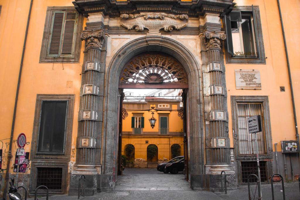 Naples Maison-Degas---Dimora-de-Charme exterior