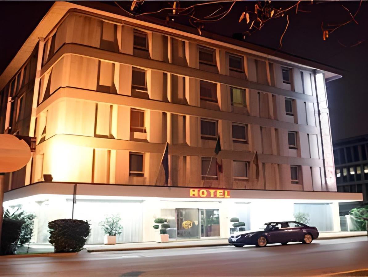 Venice Hotel-President facility