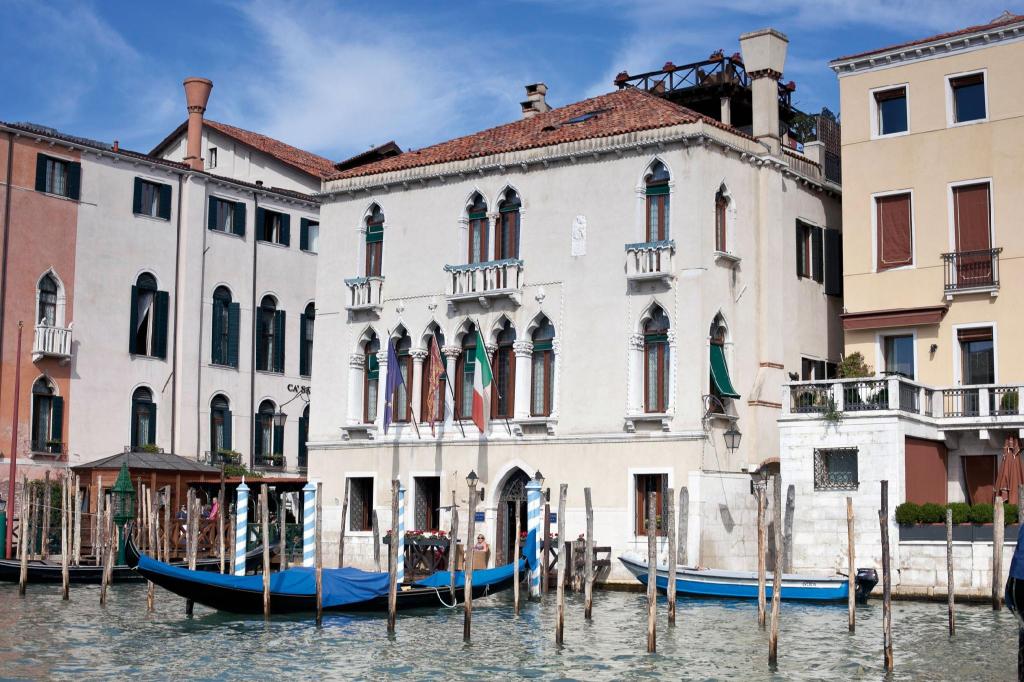 Venice Hotel-Foscari-Palace exterior